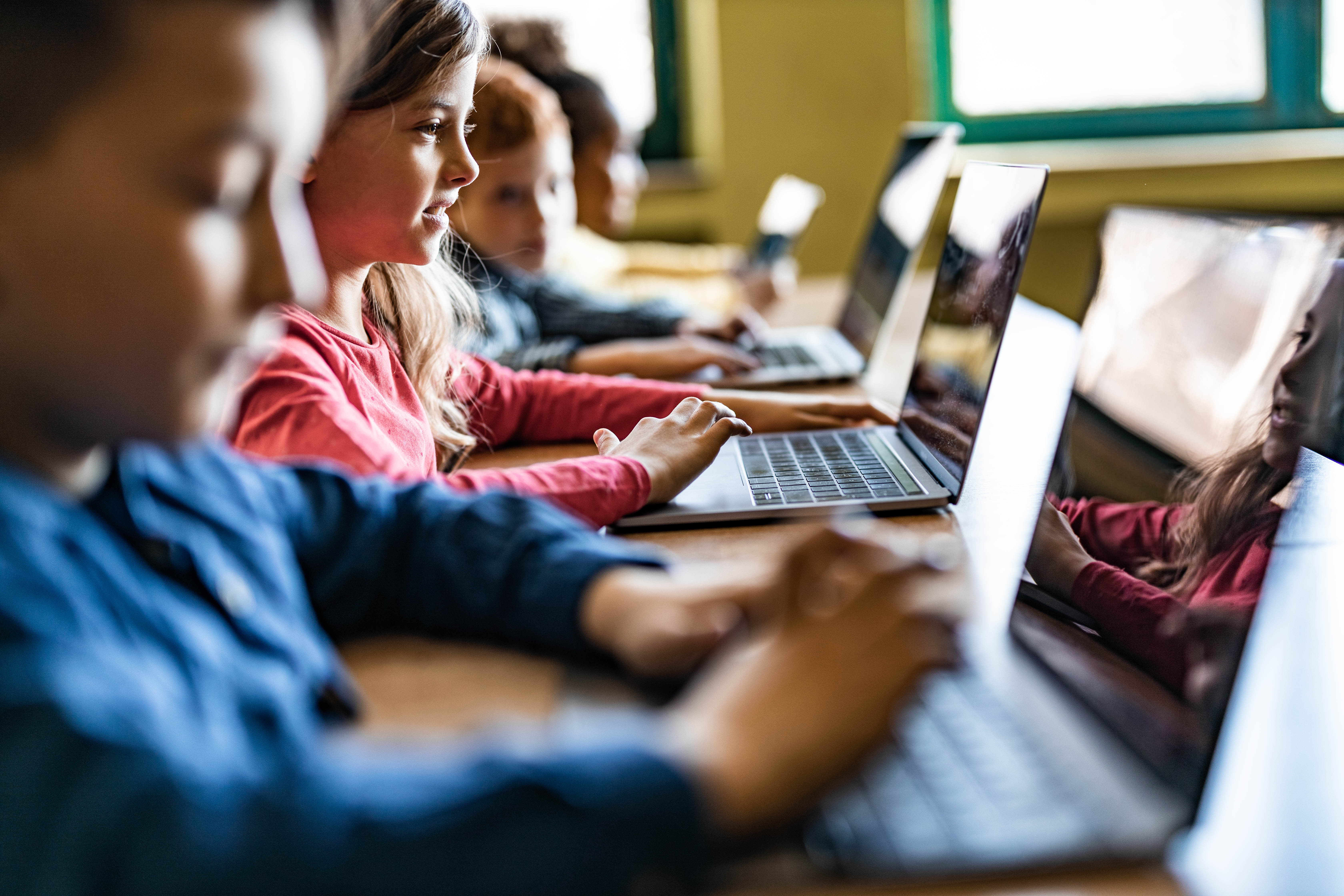 Stock Students on computers 2 1224309929